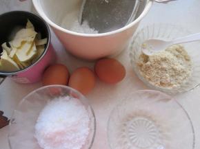 各种材料称重备用。