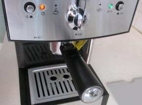 喜欢咖啡，咖啡机确实很棒很好用，第一次用要把水箱洗净，把过滤器和过滤网也清洗干净，先用清水制作一遍这样会更干净。