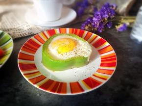 撒上盐和胡椒粉 开吃喽