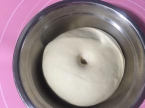 面团发酵到2-3倍