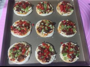 再放蔬菜和鸡肉