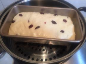 发到6-7分满。放蒸锅蒸25-30分钟。闷5分钟出锅。