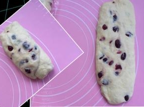 压平，再擀长。然后从远端卷过来