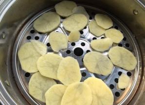 土豆切片蒸10分钟