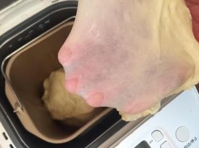 面团材料揉出薄膜