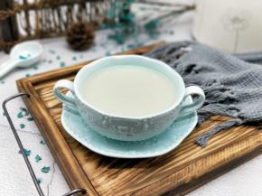 宝贝一口气喝2碗。