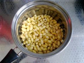 加满水浸泡一晚上。