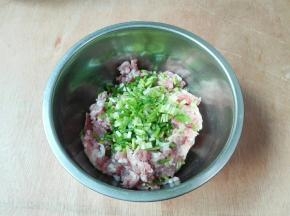 放葱花姜末