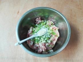 放一小勺鸡精