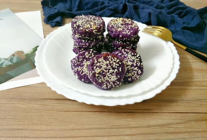 紫薯芝麻饼