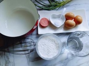 准备好所有食材及工具。