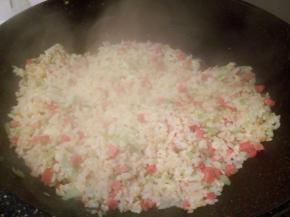 加细盐适量，翻炒均匀，起锅