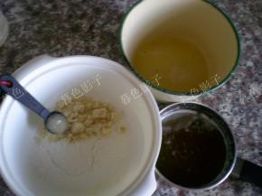 准备好做费南雪的主要食材