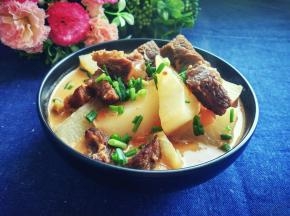 撒上香葱，又香又辣，带一点酸，味道好极啦！