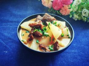 再来一张，准备一点青菜，蘑菇，寒冷的冬天吃火锅也不错哦。