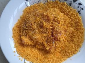 然后沾满面包糠