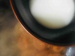 倒入水淀粉勾芡即可出锅。