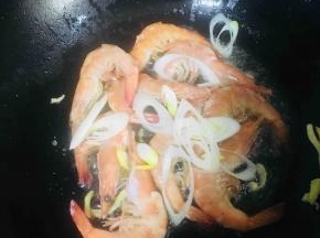 放入葱丝暴香