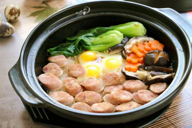 鹌鹑蛋香肠煲仔饭