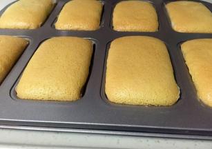 烤箱预热上下火135度，烤30分钟，然后转145度烤10分钟。