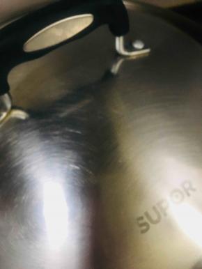 盖上锅盖小火焖煮五分钟