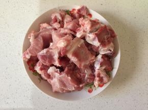 脊骨买回来是剁好的，洗净