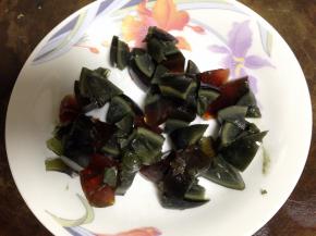 皮蛋切丁