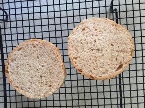 面包胚对半切开