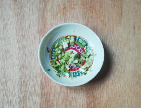 香葱洗净切葱花