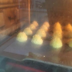 烤箱上下温180度预热5分钟，放入土豆塔烤18分钟