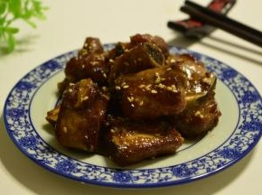 装盘，撒上熟的白芝麻