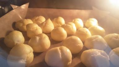 先190度烤到泡芙体爆开上色