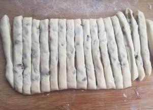 切成1.5厘米宽的条