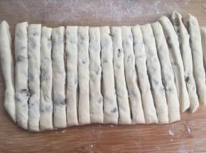 切成1.5厘米宽的条