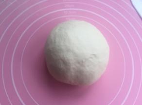 排气后，滚圆再松弛15分钟