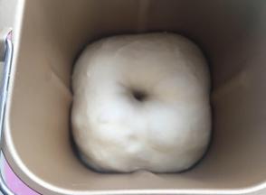 面团材料揉好，发酵到2-3倍