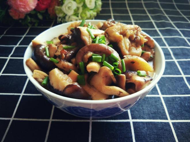 香菇炖鸡块