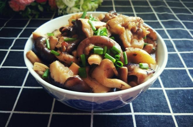 香菇炖鸡块