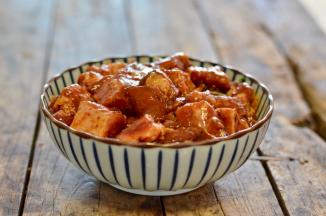 放上排骨，放蒸锅蒸40分钟，比红烧简单