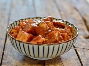 放上排骨，放蒸锅蒸40分钟，比红烧简单