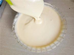 翻拌好的面糊非常细腻。