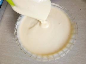 翻拌好的面糊非常细腻。