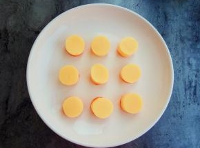 放入鸡蛋豆腐