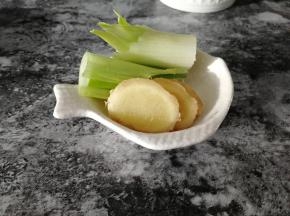 葱半段姜几片