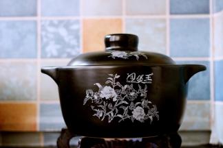 盖上锅盖大火煮沸后