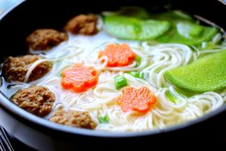 诱人的牛肉丸子萝卜面出锅喽