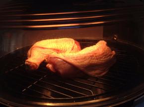 入预热好的烤箱，底火210度、上火180度。烤20-25分钟