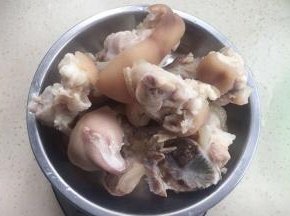 然后用水冲洗。