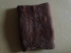 折成三折 调转90° 再次擀开 三折