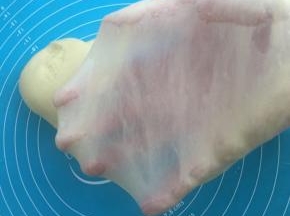 面团材料手揉出膜